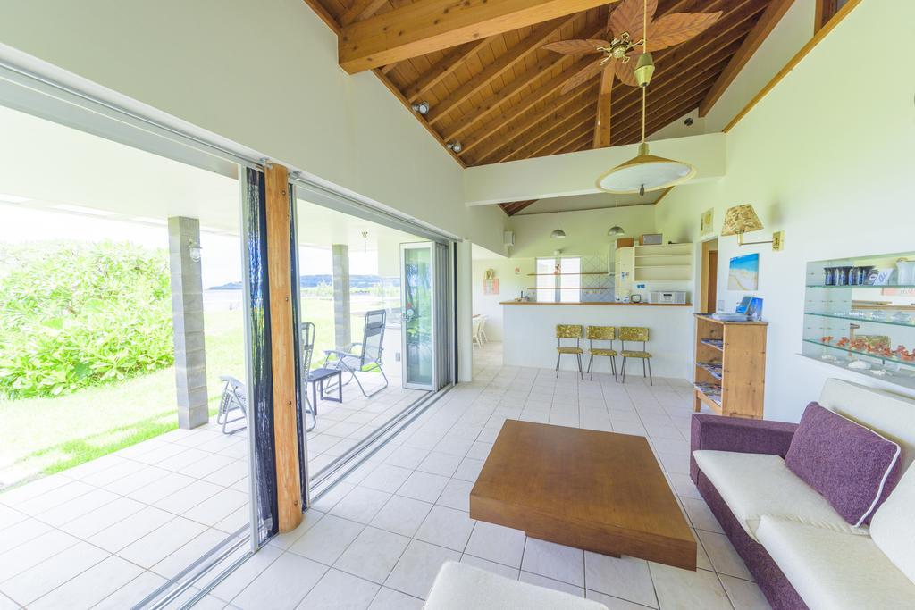 Keiki Beachhouse & Cafe Hotell Nakijin Eksteriør bilde