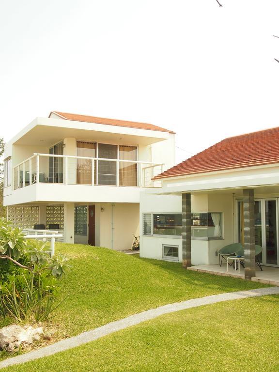 Keiki Beachhouse & Cafe Hotell Nakijin Eksteriør bilde