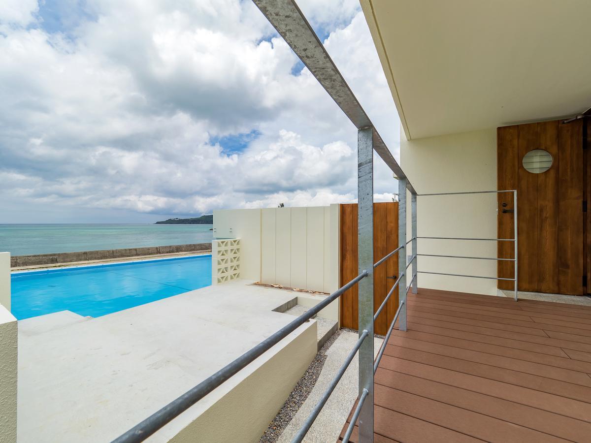 Keiki Beachhouse & Cafe Hotell Nakijin Eksteriør bilde
