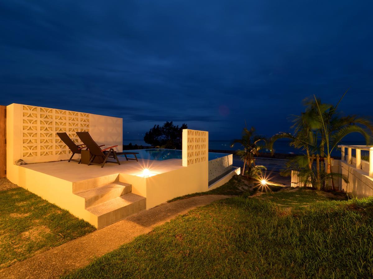 Keiki Beachhouse & Cafe Hotell Nakijin Eksteriør bilde