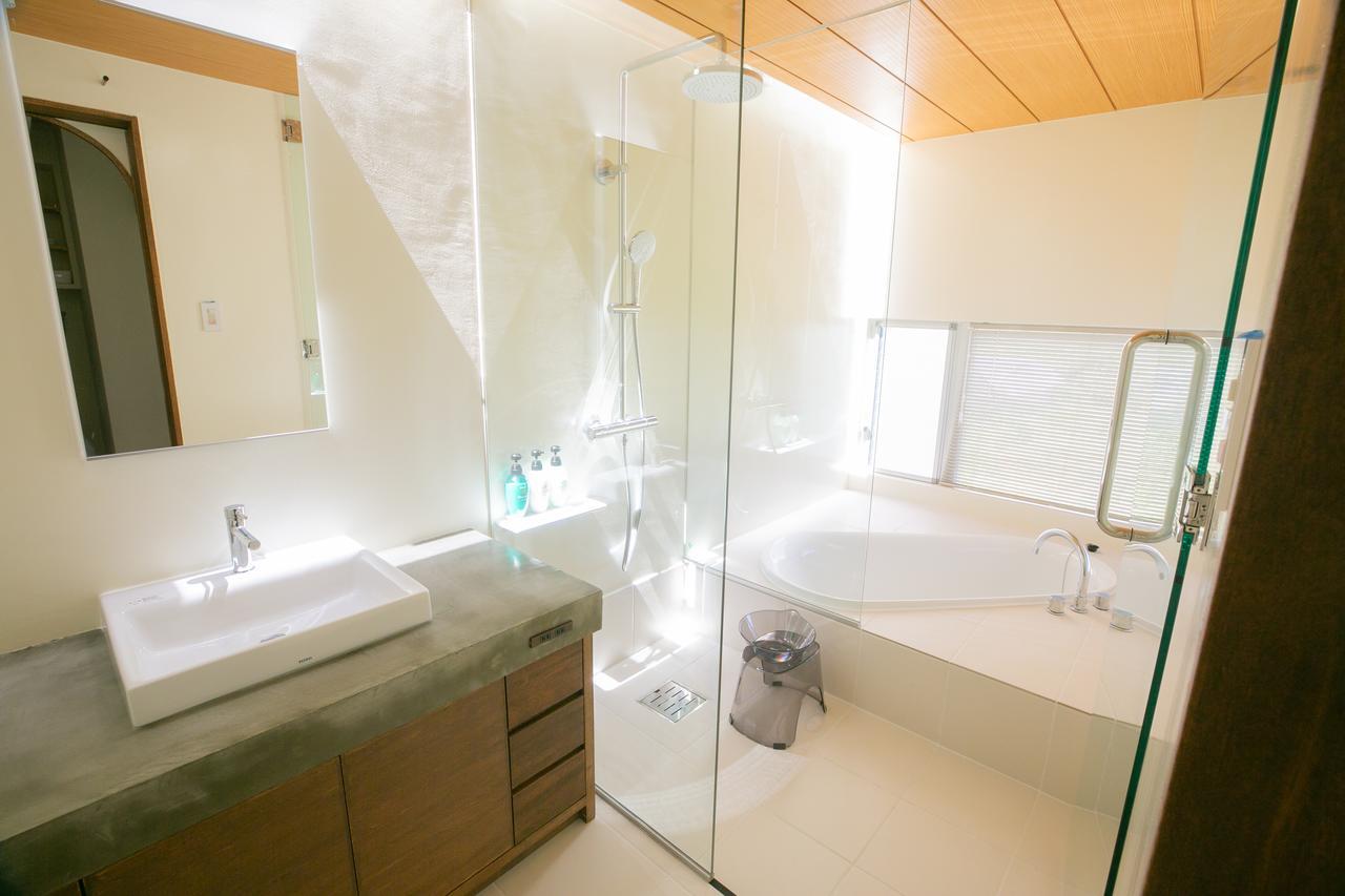 Keiki Beachhouse & Cafe Hotell Nakijin Eksteriør bilde